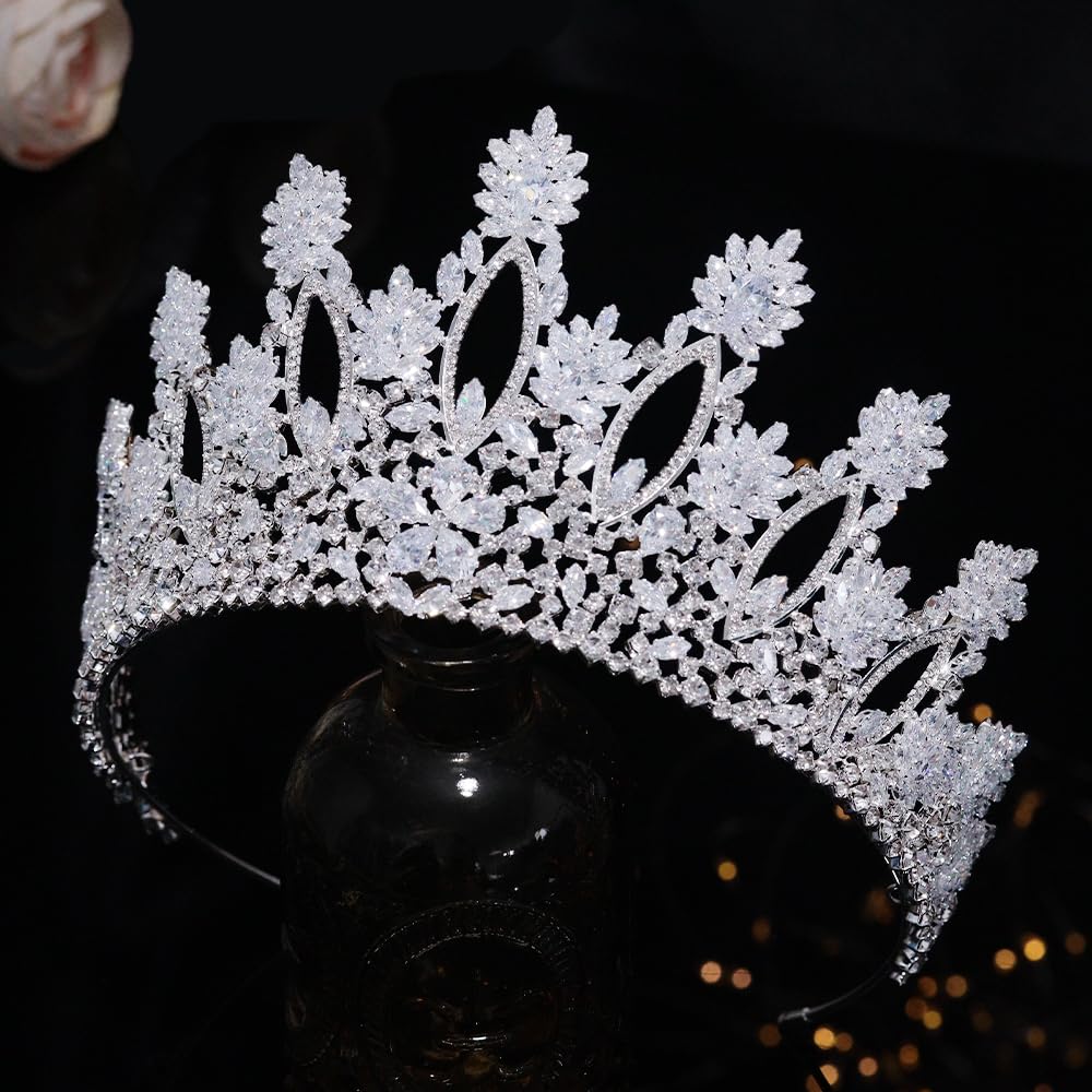 Aoligrace tiara in gift box, ready for gifting on special occasions.