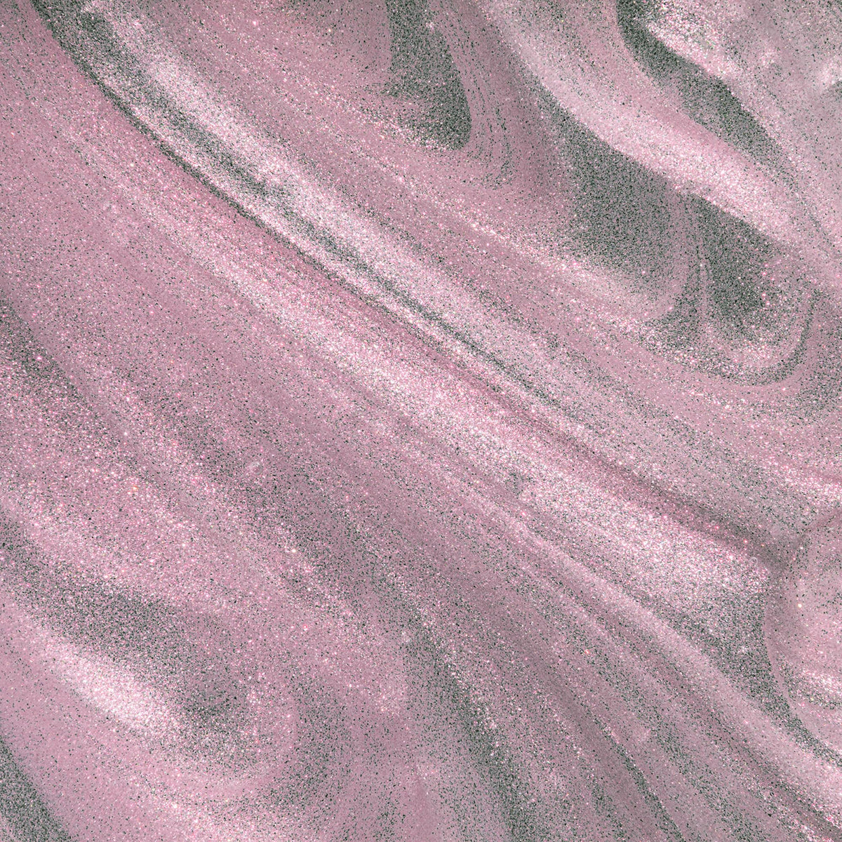 APRES Heavenly Top Gelcoat shimmer finish adds glam to manicure
