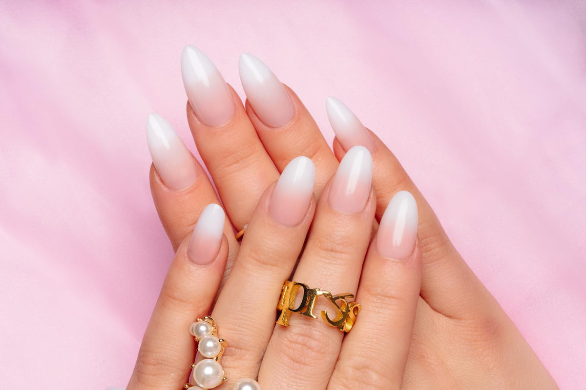 APRÉS Ombre Gel-X gradient tip closeup showing seamless color transition