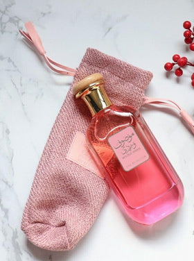 Mousuf Wardi note close-up Rose and Vanilla refined scent