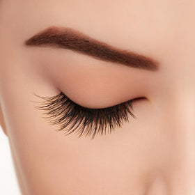 Ardell Light As Air 523 lashes close-up of fibers and band