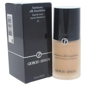 Armani Beauty Luminous Silk No. 4.5 Sand bottle demonstrates feather-light, natural finish.