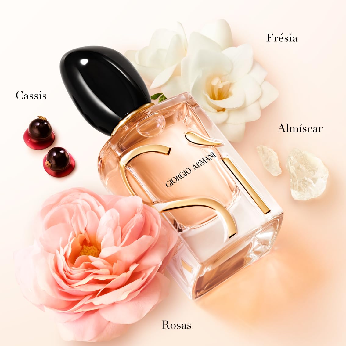 Armani Beauty Sì EDP cap close-up highlighting the embossed logo.