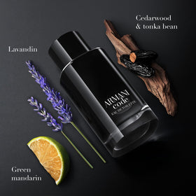 Armani Code bottle close-up cap, refined finish suited for day-to-night confidence.