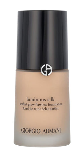 Armani Beauty Luminous Silk Foundation close-up showing smooth blend and natural glow.
