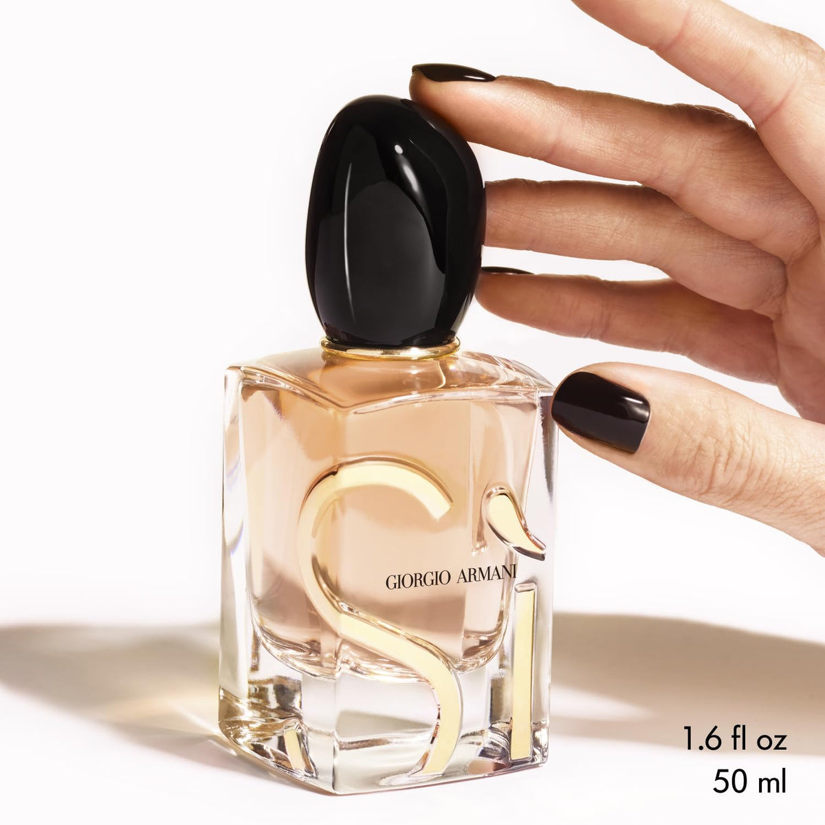 Armani Si rose de mai bloom with floral freshness and elegance