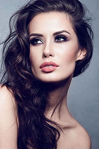 Artisan L'uxe Jumbo eyeliner in-use showing smooth application.