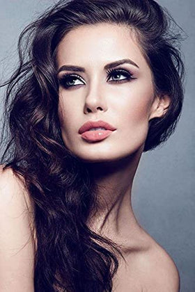 Artisan L'uxe Jumbo eyeliner in-use showing smooth application.