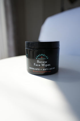 Assembled Renew Face Wipes offering oil balance for a shine-free look.