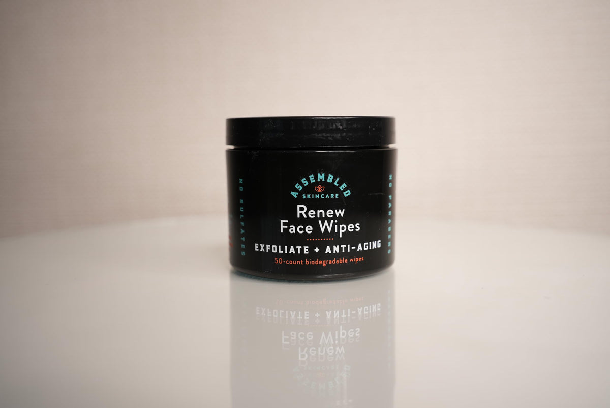 Assembled Renew Face Wipes with witch hazel and salicylic acid for balanced oil.