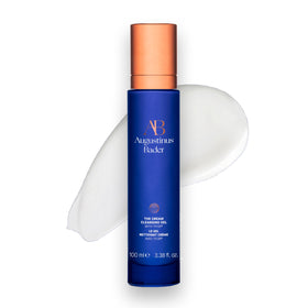 Augustinus Bader The Cream Cleansing Gel shows a silky gel texture that cleanses while preserving hydration.
