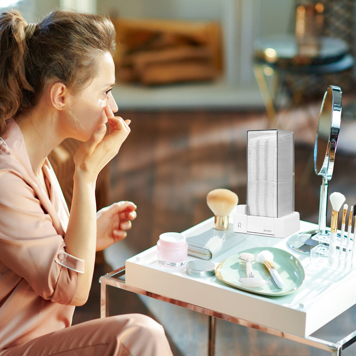 Aukiron desktop dispenser offers easy access during skincare routines.
