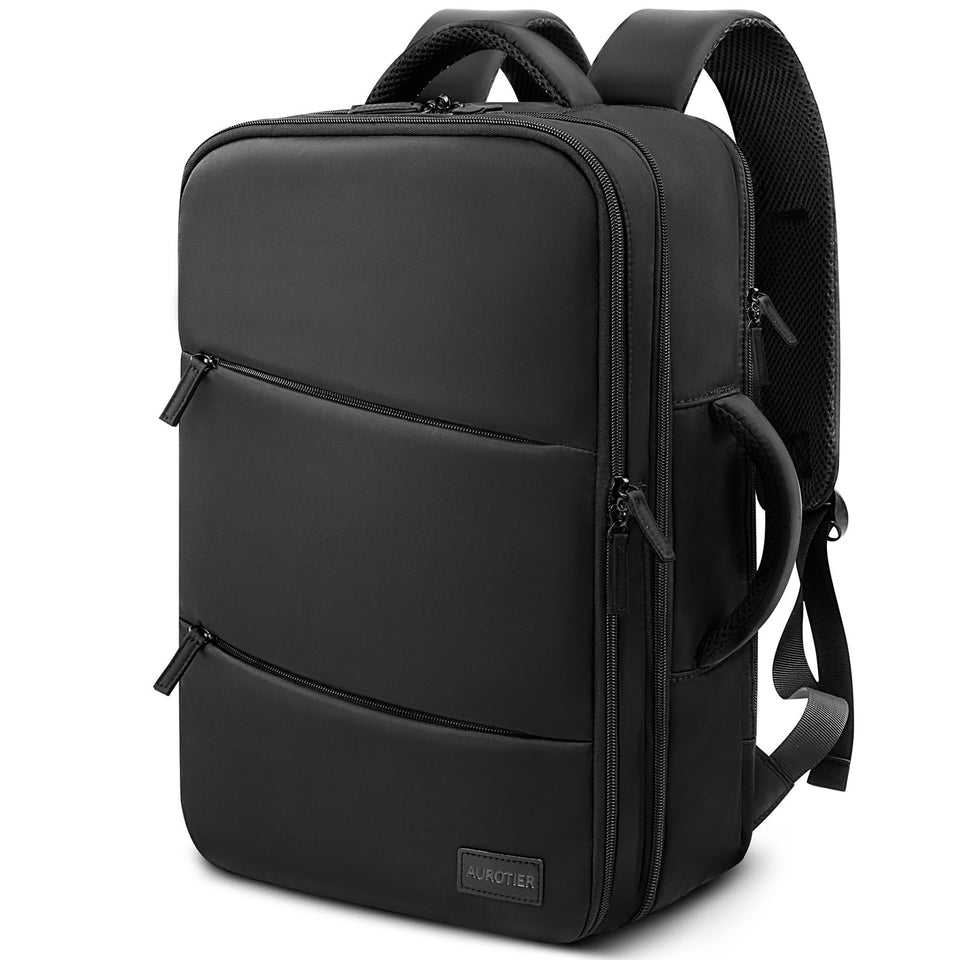 AUROTIER barber bag with insulated pocket keeps tools warm during travel