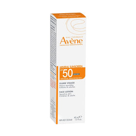 Close-up mentions zinc oxide and bisabolol for soothing care.