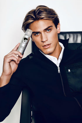 Avenue Man Super Hold spray mist pattern for fast-drying, weightless hold.