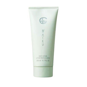 AVON Haiku bottle pour demonstrates silky hydration for daily use