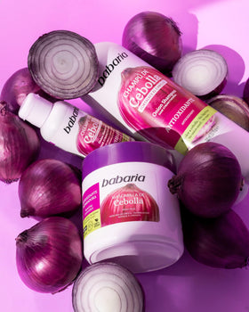 Babaria Onion Shampoo lather close-up indicates rich cleansing foam.