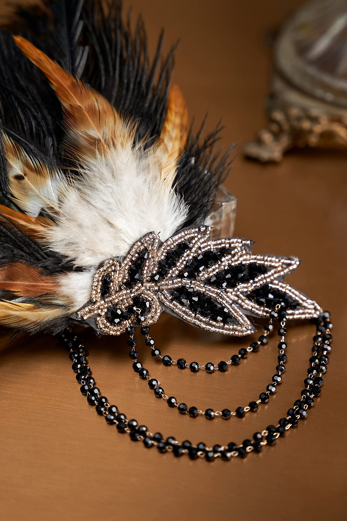 BABEYOND showgirl headband features black feathers for elegant stage-ready styling.
