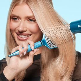 BaBylissPRO Nano Titanium ergonomic handle provides comfortable grip during long sessions.