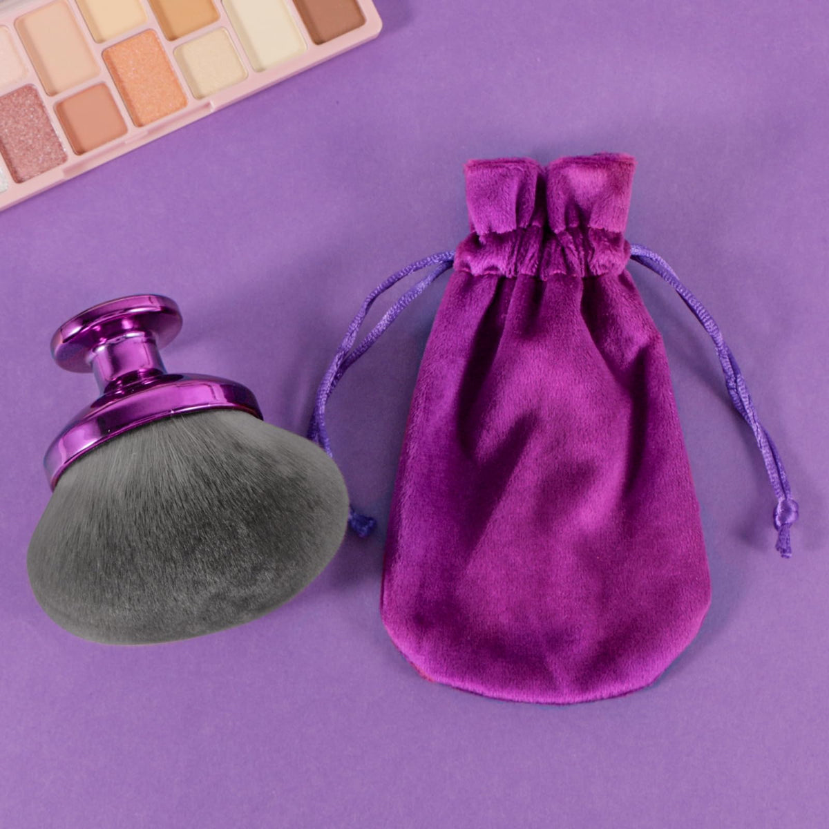 BABYSHEEP travel-friendly kit keeps brushes clean on the go