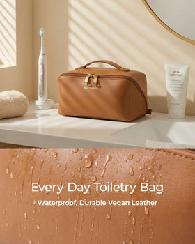 BAGSMART wide-open pouch lets you view items at a glance.