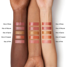 bareMinerals Complexion Rescue Liquid Blonzer applying on cheek for luminous glow.