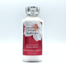 Bath & Body Works Japanese Cherry Blossom bottle label highlighting floral fragrance for everyday use.