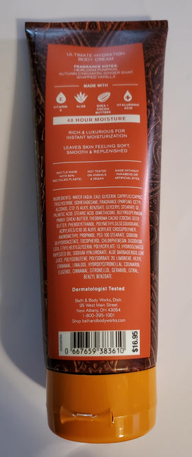 Scent profile hint featuring heirloom pumpkin and cinnamon, enhancing cozy fall ambiance.