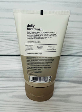 Bath & Body Works Vitamin B5 Aloe ingredients label highlights soothing daily formula.