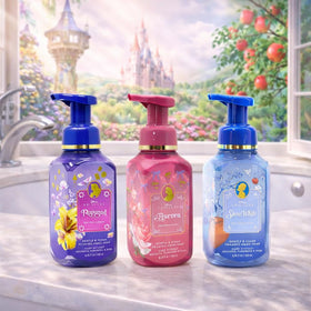 Bath and Body Works Aurora foaming soap bottle offering bright floral notes for fresh hands.