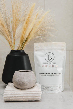 Creamy bath water from Bathorium Hydration Crush forms spa-like crema and hydrates the skin.