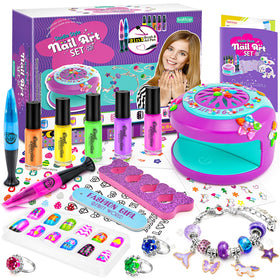 BATTOP child applying polish with bright colors at home