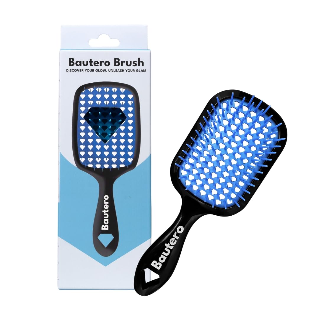 Bautero Detangler Brush with DiamondFlex bristles glides through curls for smooth detangling