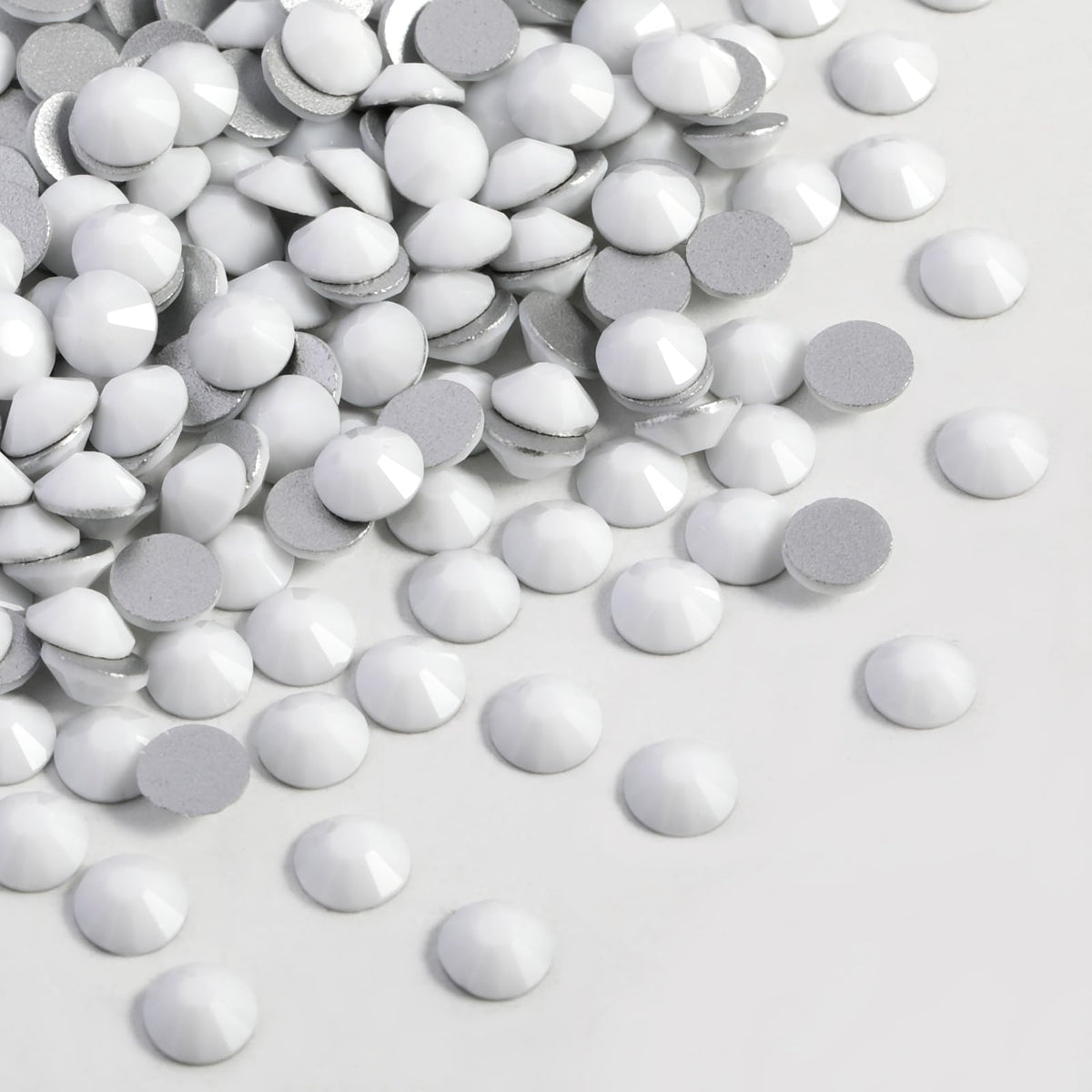 Beadsland chalk white SS20 Rhinestones close-up for nail art sparkle.