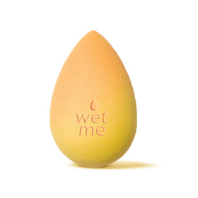 Beautyblender Beam sponge damp blend for smooth coverage