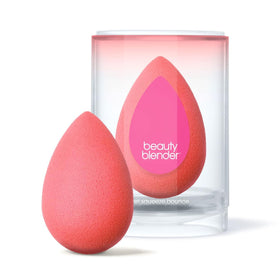 Beautyblender Cheeky sponge in wet activation for even blush application