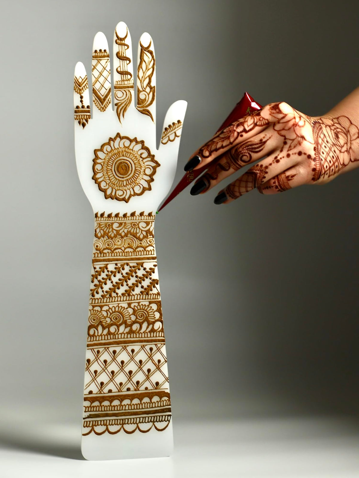 BeautyMehndi henna-board-16x6 displays an authentic hands template for demonstrations.