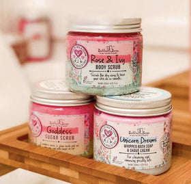 Bella & Bear Unicorn Dreams Whipped Bath Soap thick lather for cushiony shave