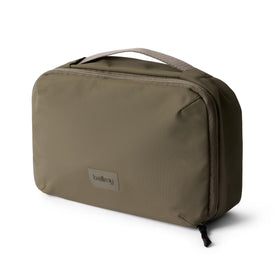 Bellroy Hanging Toiletry Kit opening demonstrates easy clamshell access with smooth YKK zips.