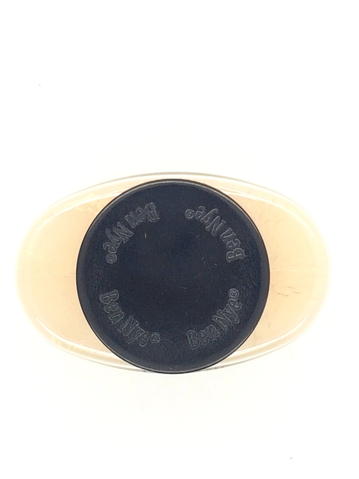 Ben Nye Luxury Powders Banana micro-milled texture image for silky skin and oil control.
