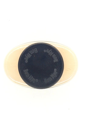 Ben Nye Luxury Powders Banana micro-milled texture image for silky skin and oil control.