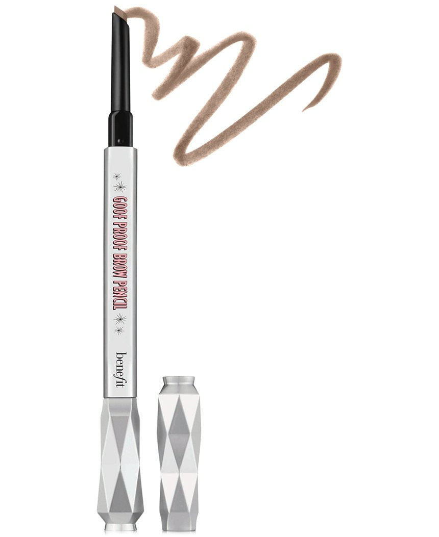 Benefit Goof Proof Brow Pencil in Light shade defines brows with easy shape and natural look.