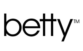 Betty Beauty natural ingredients like chamomile and rosemary condition with color.