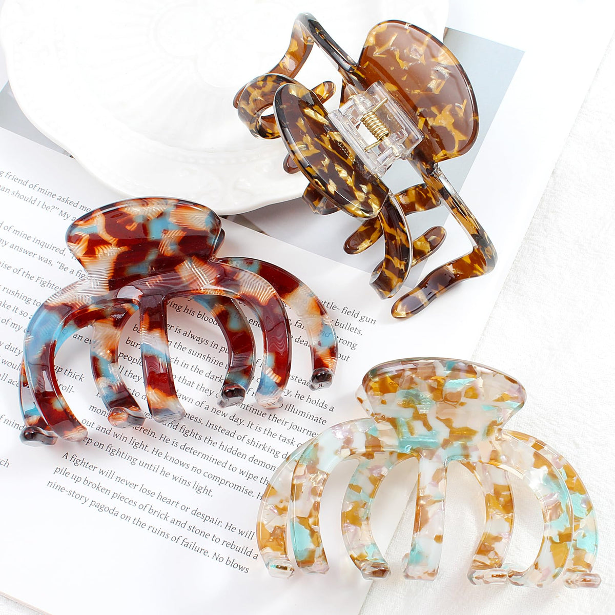 Bgffuy 3-pack multicolor clip set complements outfits while staying functional.