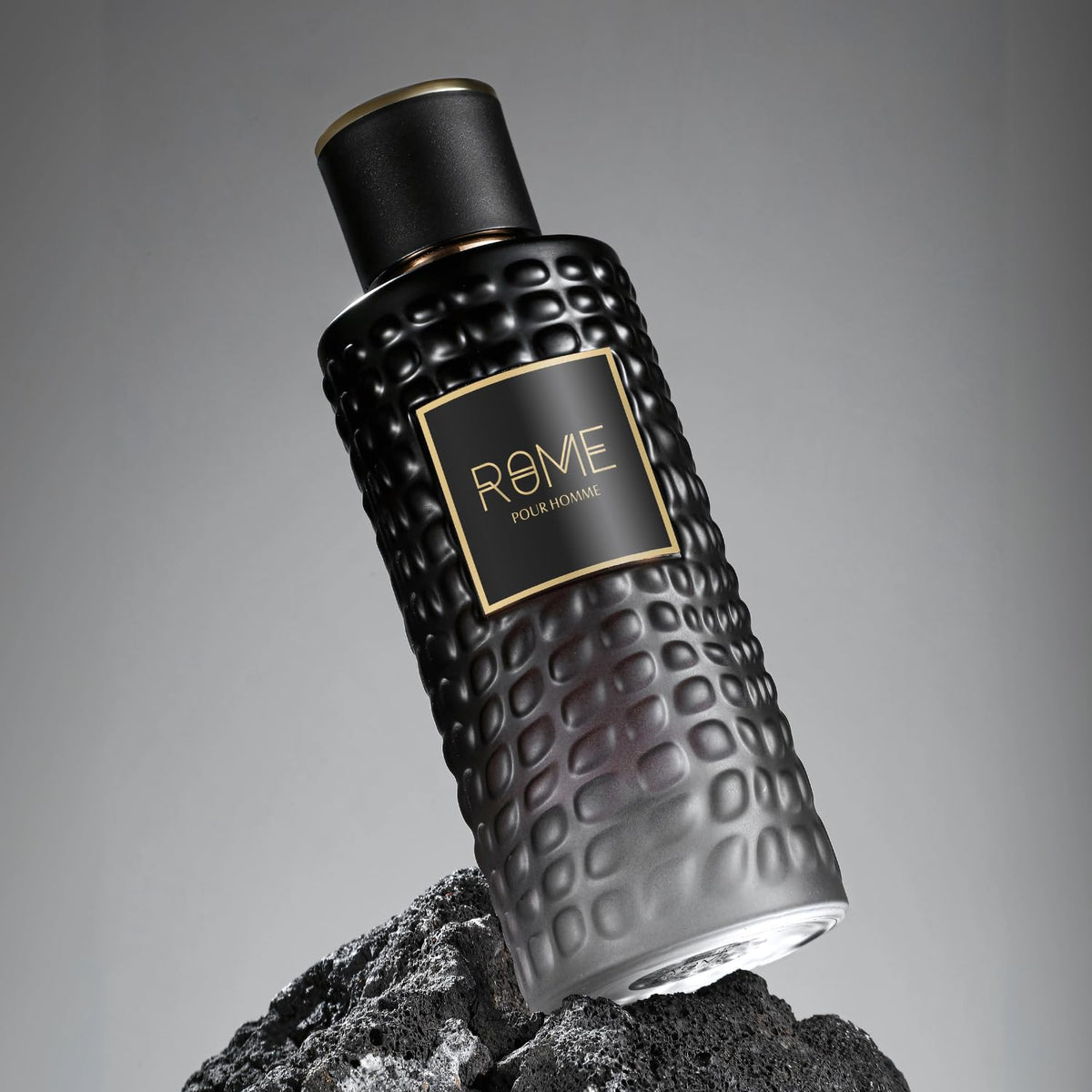 B Bharara Rome Pour Homme heart notes evoke warm spice.