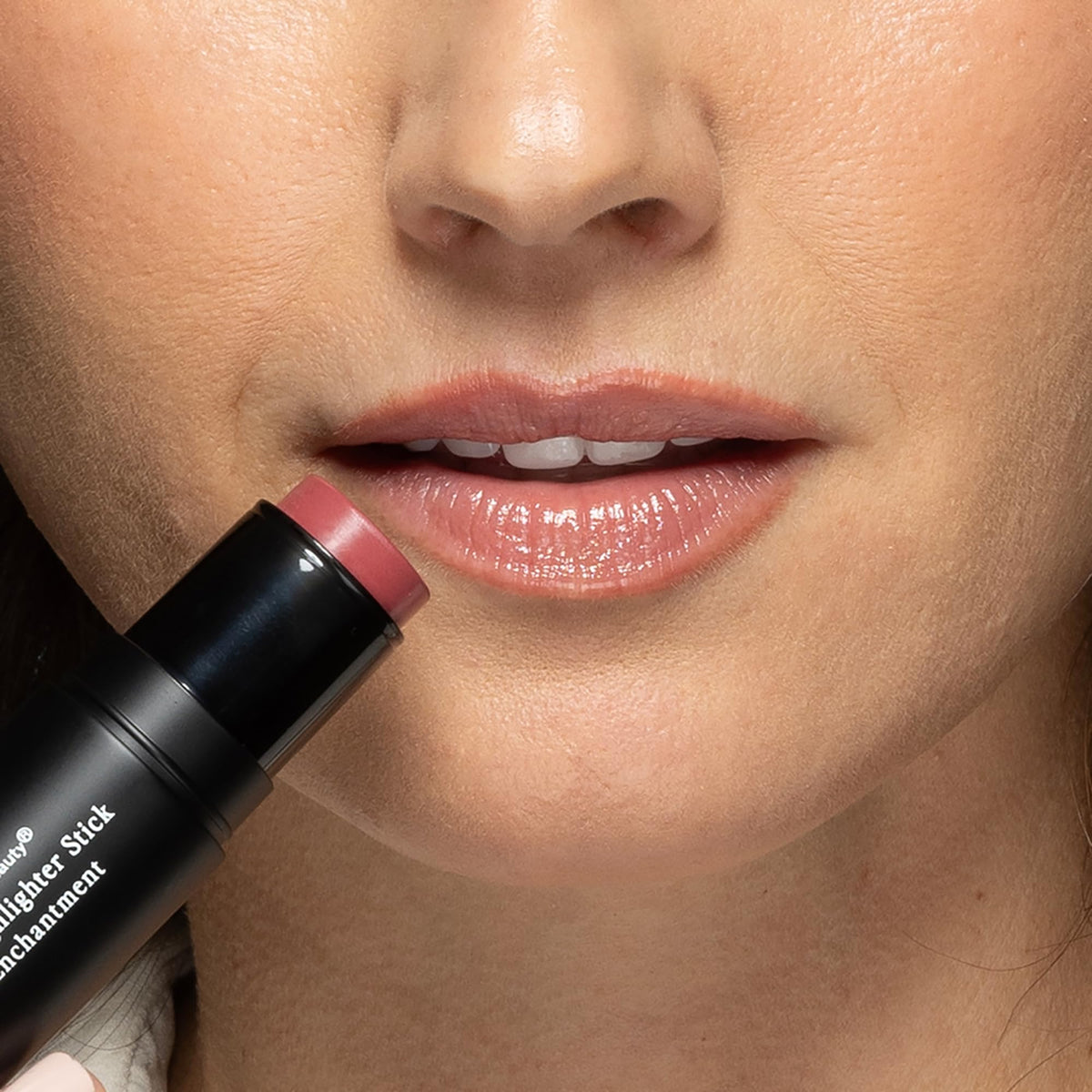 Portable dual-stick ideal for quick travel touch-ups.