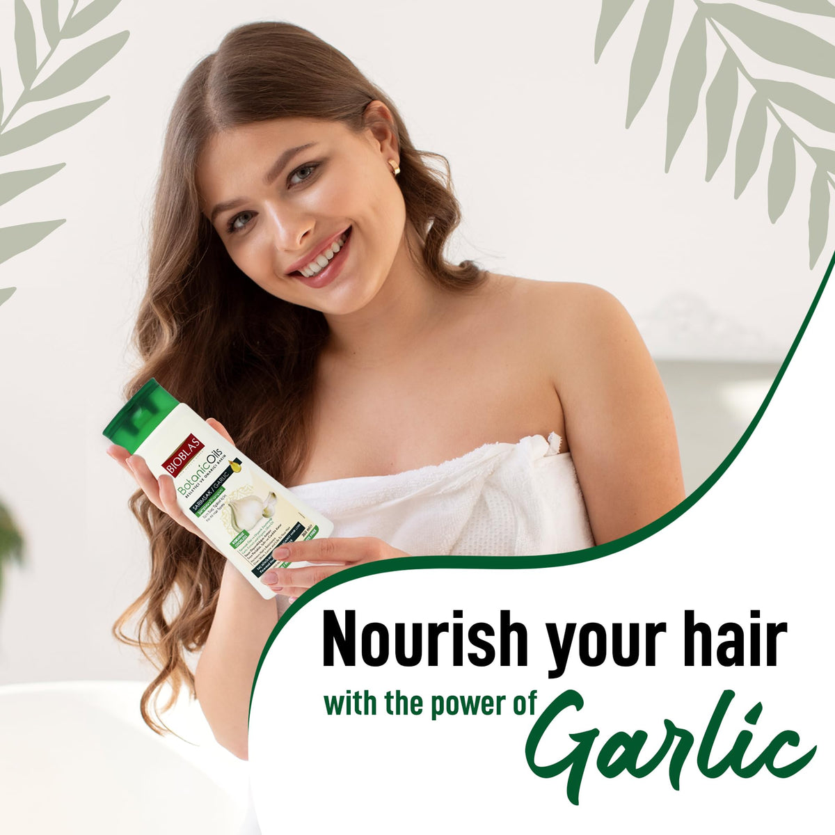BIOBLAS Garlic Shampoo garlic-oil-drop emphasizes natural ingredients for roots and shine.