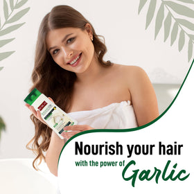 BIOBLAS Garlic Shampoo garlic-oil-drop emphasizes natural ingredients for roots and shine.