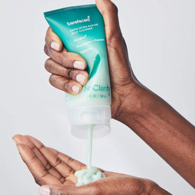 Pineapple enzyme action highlights gentle exfoliation for brighter skin.