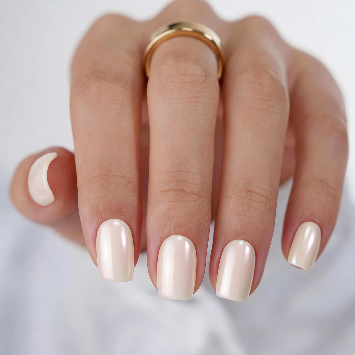 Bioday Bright White press-on nails in short square shape, ready for a salon-like finish